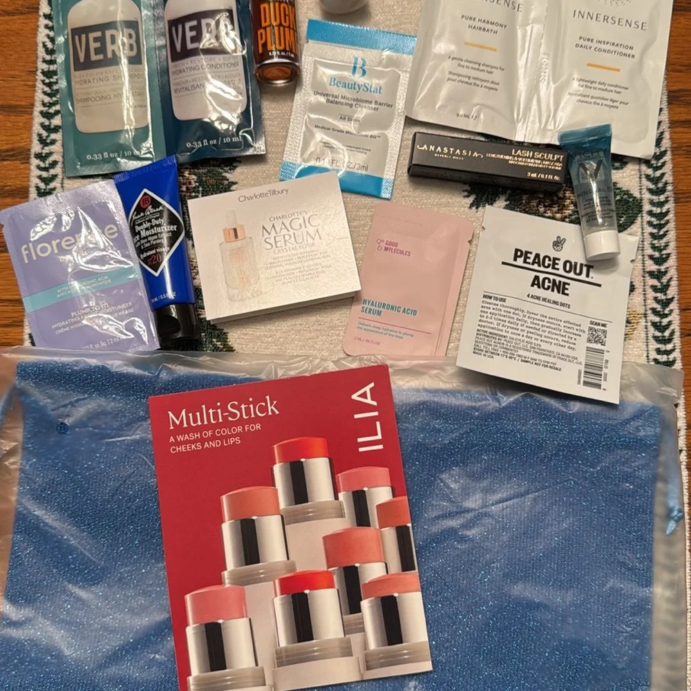 NWT 22 Pc Beauty Makeup Perfume Haircare Skincare Travel Sz Sample & Beauty Bag - Picture 6 of 14